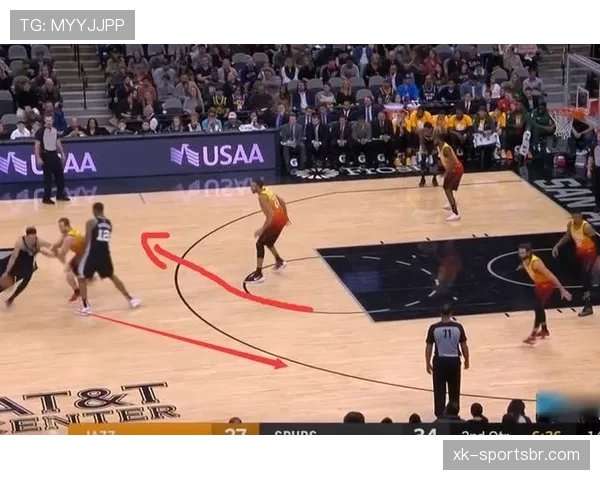 怀特利用挡拆制造空间 拉开进攻差距提升得分效率