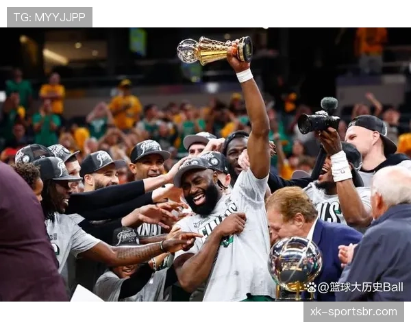 杰伦·布朗中距离命中率提升显著 拉开队内得分差距