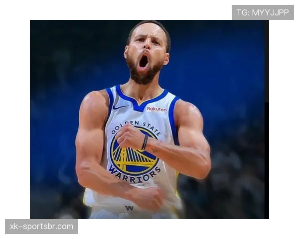 库里无球跑动拉开空间，三分效率领跑联盟